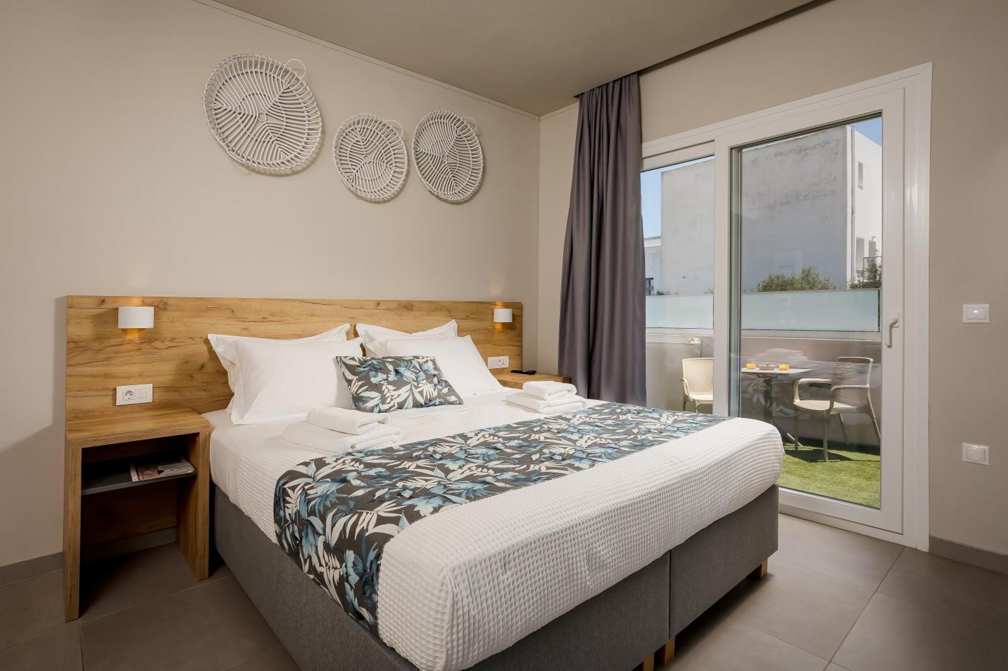 Sarpidon Suites Agia Marina  Exterior photo